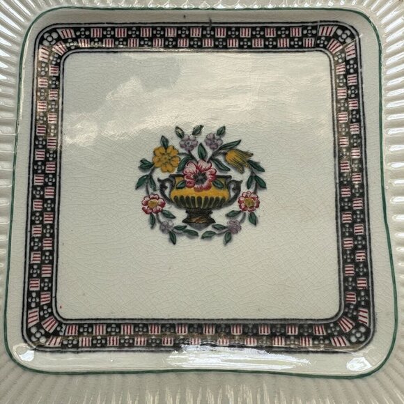 Wedgwood Vintage Trentham Red Square Flower Urn Handled Cake Plate England 9.5" - Picture 2 of 10
